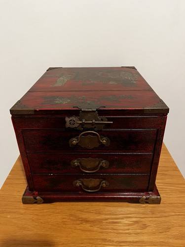 Vintage chinese red lacquered - red,