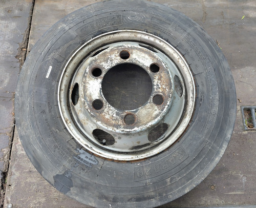 Isuzu n75 nqr - wheel, and