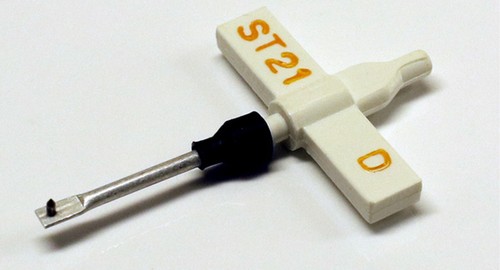 Replacement diamond stylus for - stylus,