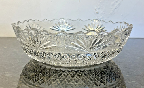 Large pressed glass bowl - pressed,