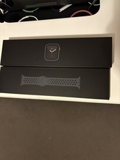 Apple Watch SE Series 44mm Space Grey Nike Edition GPS - S/M Nike Sport Strap