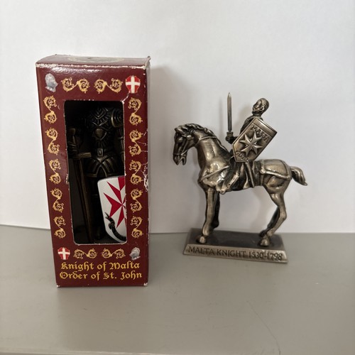 Pair knights malta - pair,