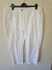 SOUTH Cropped Trousers. Size