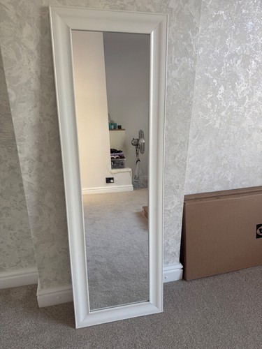White wall mounted mirror - ,