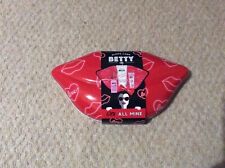 Along Came Betty Kiss Lips Tin