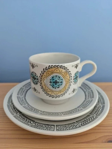 Kathie winkle carousel cup - kathie, 'carousel'
