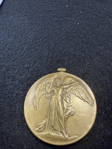 Genuine ww1 victory war medal - war,