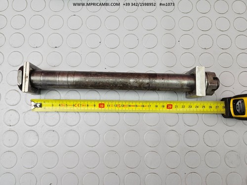 Rear wheel pin - rear, rmz