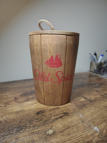 Old spice wooden bucket lid - old,