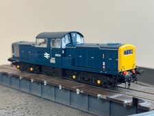 Heljan 1723  D8534 BR Blue & Yellow Ends Class 17 - OO Gauge / Boxed