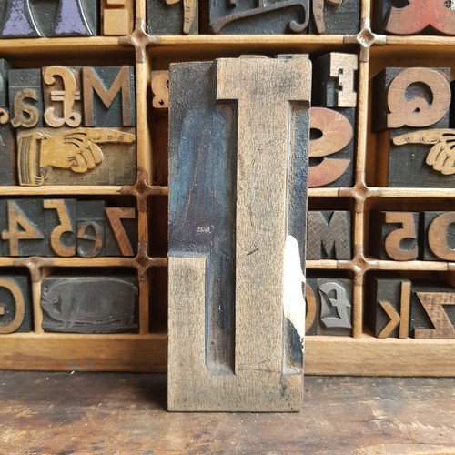 Huge wooden letterpress - wooden,