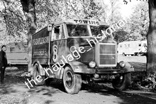 THH Truck Photos - Scammell - P. Searle & Son Amusements Fairground Fun Fair.