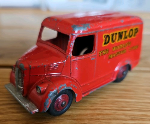 Dinky toys 451 trojan - dinky,