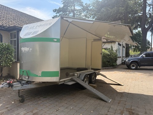 Indenpention twin axle event - twin,