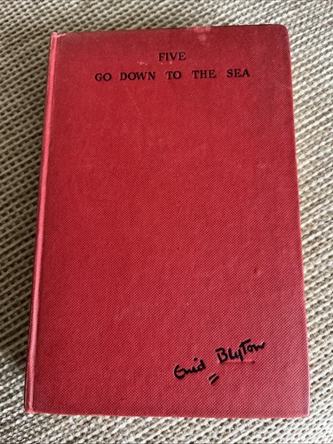 Enid blyton famous five - enid, 1st