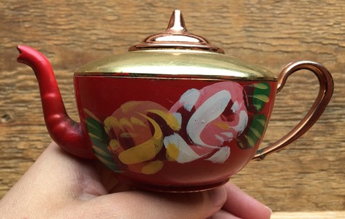 Unusual vintage metal painted - unusual,