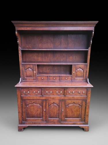 Georgian style dresser the - in,
