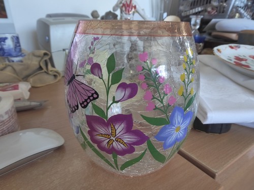 Decorative crackle glaze vase