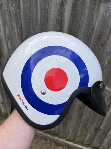 Open face scooter - open,