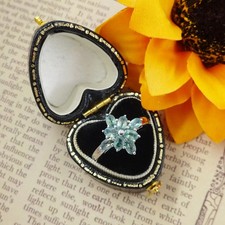 9ct white gold Alexandrite