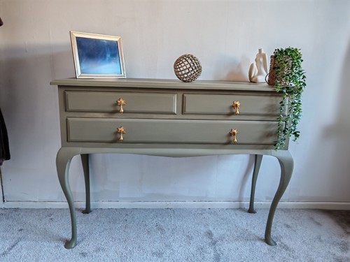 Refinished queen anne - queen, style