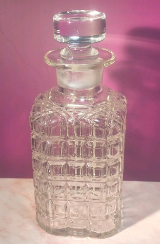 Square patterned glass whisky - square,