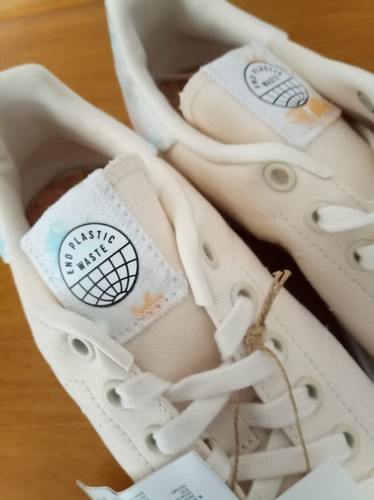 Nwob adidas cream stan - •adidas•,