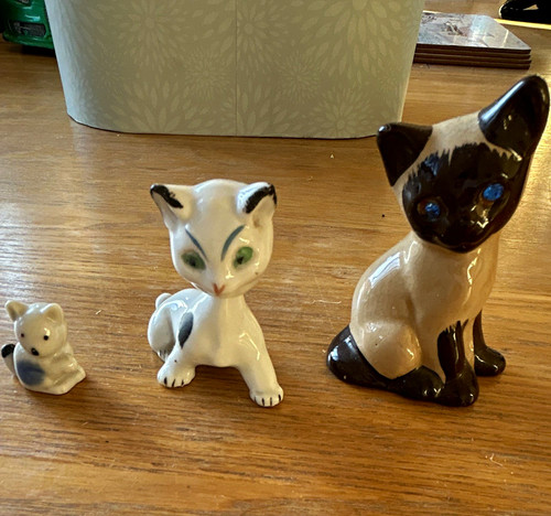 Lot ceramic pottery - of, 3