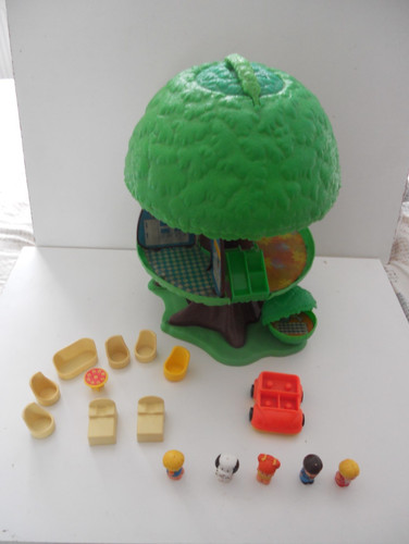 Kenner family tree house - family,