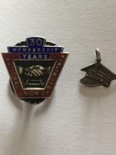 30 YEARS MEMBERSHIP NATIONAL UNION OF RAILWAY MEN HALLMARKED SILVER BADGE