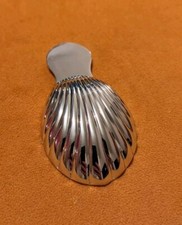 Silver tea caddy spoon - fluted shell bowl & short thumb handle, beautiful piece