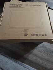 Neewer NL-192AI LED VIDEO LIGHT. 650Lux/1m. Built In Adjustable 3200K-5600K. New