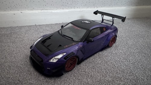 Nissan gt r - 1:18,