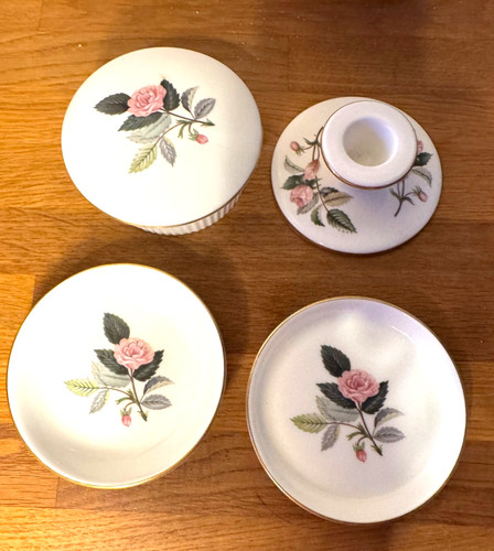 Wedgewood hathaway rose - wedgewood,