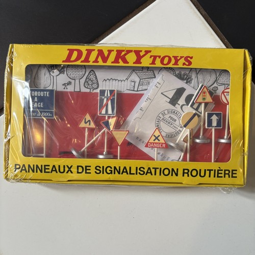 Rare dinky toys panneaux - toys,