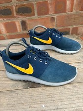 womens suede NIKE roshe run -