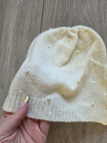 Ivory white pearl - ivory, detailed
