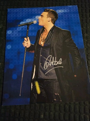 Robbie williams hand signed - robbie,