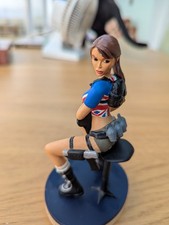 Lara Croft Union Jack Figure sitting Angleterre UK Tomb Raider Atlas Editions