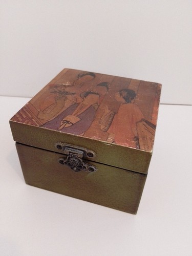 Vintage trinket box with - vintage,