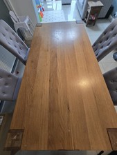 Beautiful oak chunky leg stylish dining table - 6 seater 