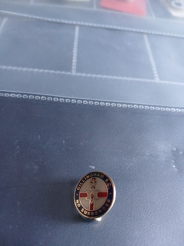 Gillingham badge - fc,