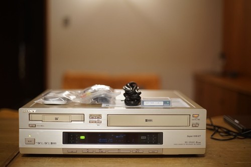 Sony d9000 vhs combo - wv-d9000,