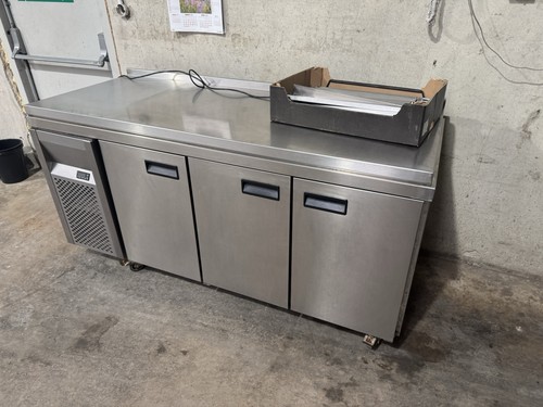 Foster xtra door fridge with - foster,