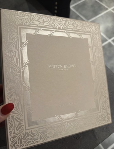 Molton brown rhubarb rose - molton,