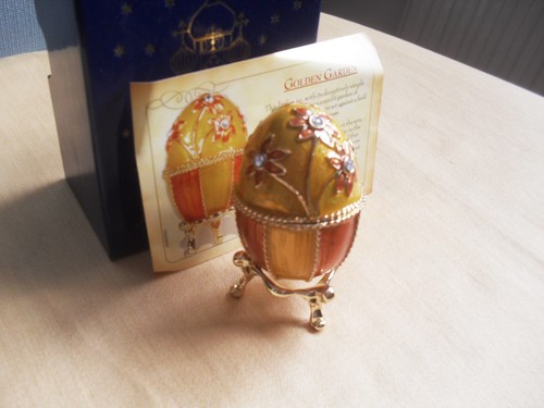 Atlas decorative egg boxed - egg,