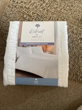 BNWT White Retreat by West