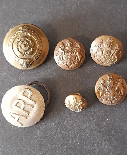 Military buttons lot of six - buttons,