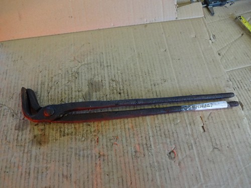 Blacksmiths tongs size - blacksmiths, in