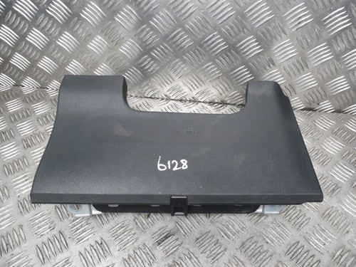 2014 genuine toyota auris 8 - 2014,
